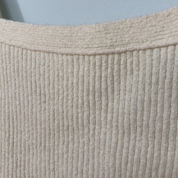 Urban Outfitters BDG Cream Knit Ribbed Square Neck Crop Y2K Top Tank Cami M NWT - Picture 3 of 16
